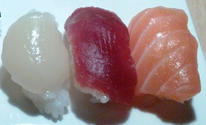 Nigiri sushis - Noix de St Jacques / Thon / Saumon